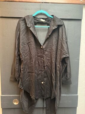POL Black Button-Front Tunic Blouse